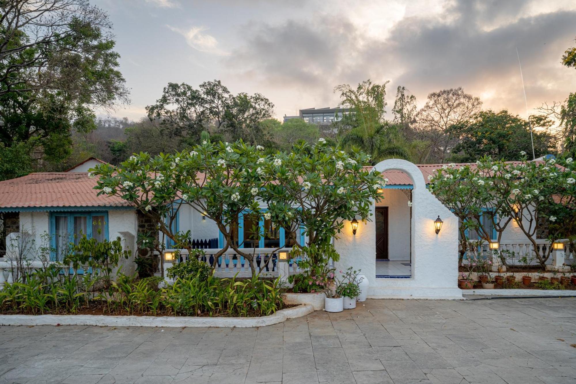Lohonostays Villa Santorini Alībāg Zewnętrze zdjęcie